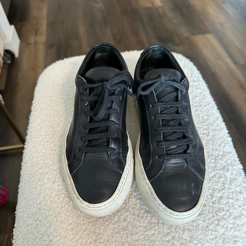 Common Projects 
Original Achilles Leather Sneakers